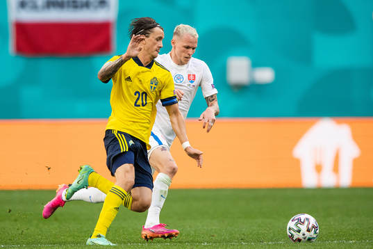 Kristoffer Olsson of Sweden and Lukas Haraslin of Slovakia
