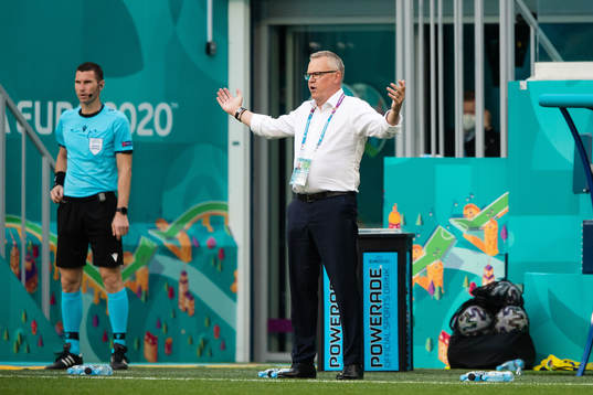 head coach Janne Andersson of Sweden