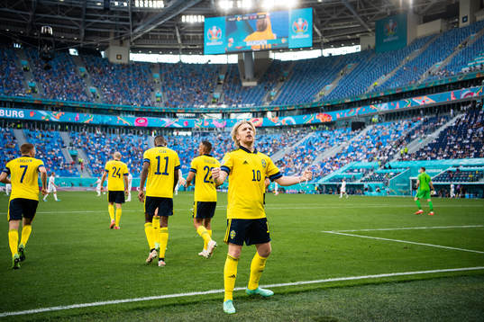 Emil Forsberg of Sweden celebrates