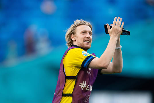 Emil Forsberg of Sweden celebrate