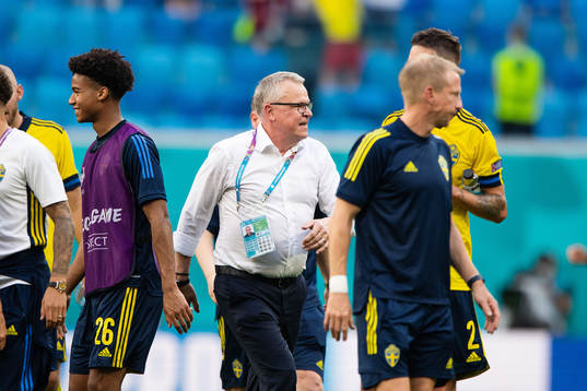 head coach Janne Andersson of Sweden celebrate