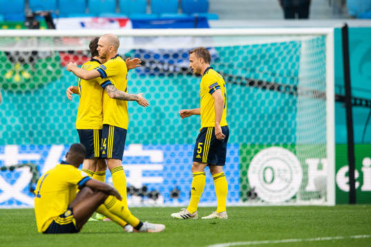 Victor Nilsson Lindelöf and Marcus Danielson of Sweden