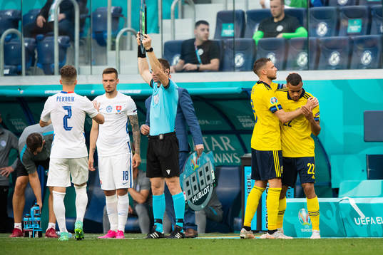 Marcus Berg is substituted for Robin Quaison of Sweden