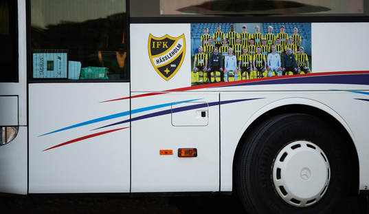 IFK Hässleholms buss i matchen i div. 2 mellan Eslövs BK