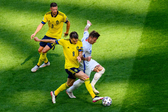 Marcus Berg, Albin Ekdal of Sweden and Milan Skriniar of