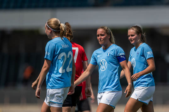 Malmö FFs Rebecka Holm jublar