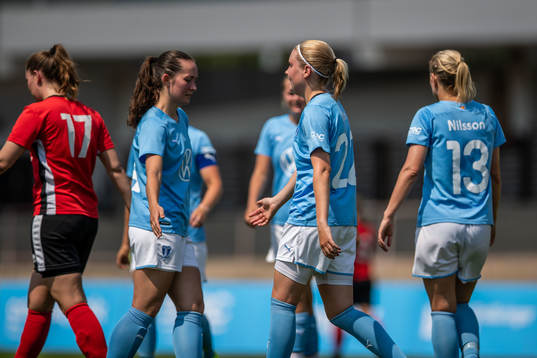Malmö FFs Rebecka Holm jublar