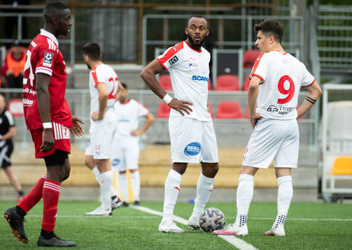 Assyriskas Uchenna Ike och Antonio Yakoub deppar