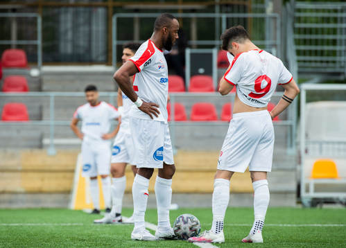 Assyriskas Uchenna Ike och Antonio Yakoub deppar