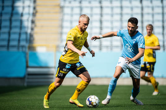 Elfsborgs Simon Strand och Malmö FFs Erdal Rakip