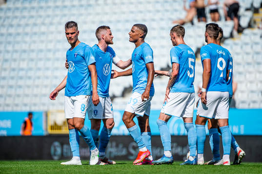 Malmö FFs Amin Sarr jublar med lagkamraterna