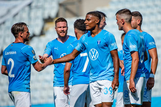 Malmö FFs Amin Sarr jublar med lagkamraterna