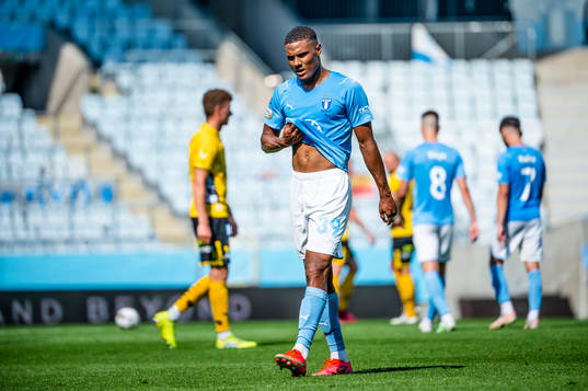 Malmö FFs Amin Sarr deppar