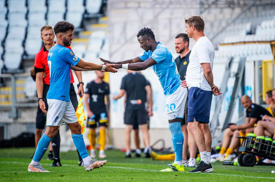Byte i Malmö FF. Ut går Erdal Rakip och in kommer Bonke