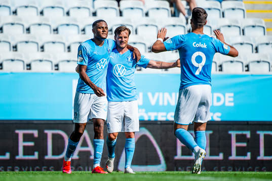 Malmö FFs Amin Sarr, Eric Larsson och Antonio Colak jublar