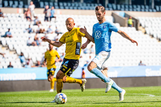 Elfsborgs Robert Gojani mot Malmö FFs Adi Nalic