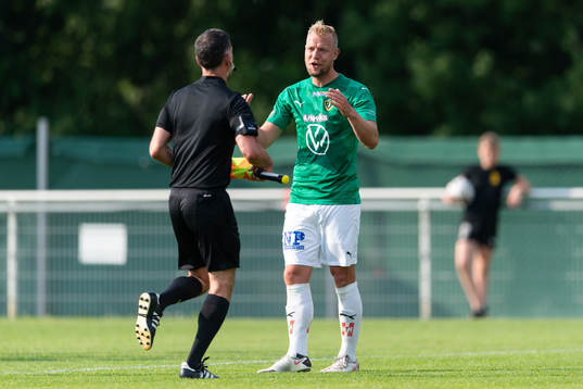 Jönköpings Sebastian Crona reagerar