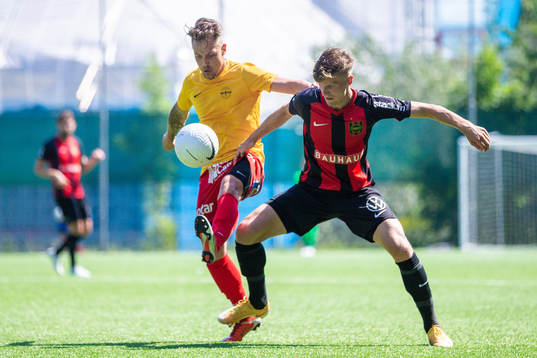 Brommapojkarnas Samuel Leach Holm och Örebro Syrianskas