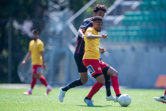 Brommapojkarnas Jesper Ceesay och Örebro Syrianskas Joel