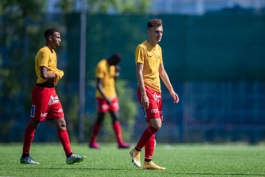 Örebro Syrianskas spelar deppar