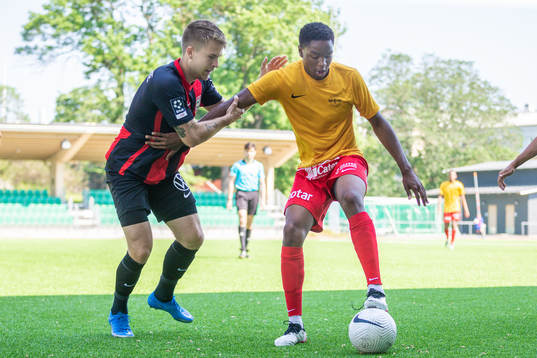 Brommapojkarnas Amadeus Sögaard och Örebro Syrianskas