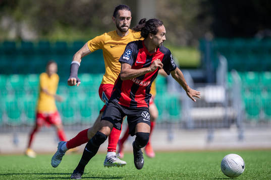 Örebro Syrianskas Laurence Bell och Brommapojkarnas Monir