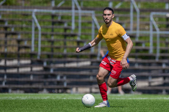 Örebro Syrianskas Laurence Bell