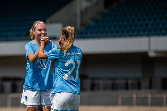 Malmö FFs Rebecka Holm jublar