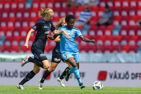 Växjös Elin Nilsson och Djurgårdens Portia Boakye