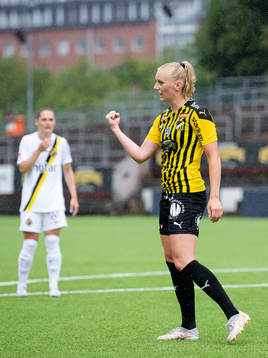 Häckens Stina Blackstenius jublar