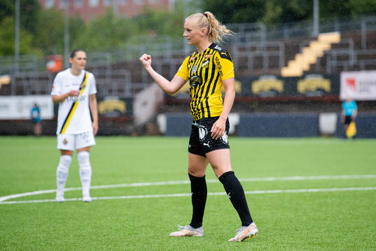 Häckens Stina Blackstenius jublar