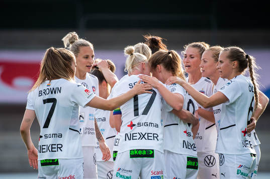 Rosengårds spelare jublar