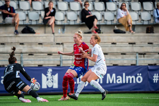 Vittsjös Sandra Adolfsson och Rosengårds Anna Anvegård
