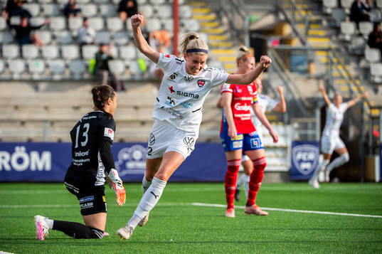 Rosengårds Olivia Schough jublar