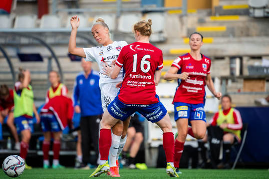 Rosengårds Hanna Bennison och Vittsjös Clare Polkinghorn