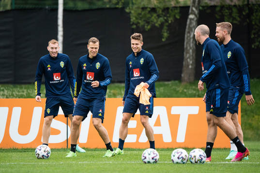 Dejan Kulusevski, Viktor Claesson, Mattias Svanberg and