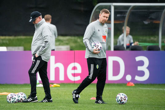 head coach Janne Andersson and assistant coach Peter