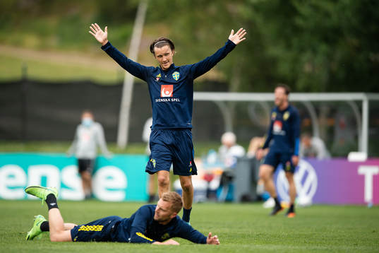 Sebastian Larsson and Kristoffer Olsson of the Swedish