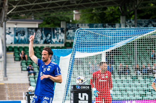 Sundsvalls Linus Hallenius jublar