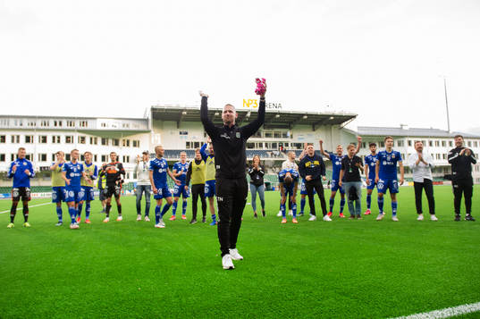 Sundsvalls målvaktstränare Tommy Naurin avtackas