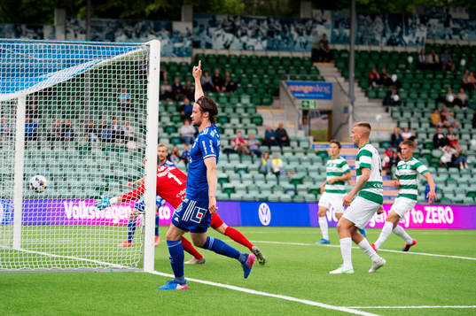 Sundsvalls Linus Hallenius jublar