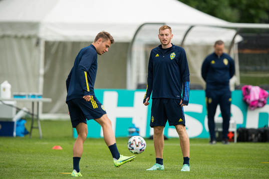 Mattias Svanberg and Dejan Kulusevski of the Swedish