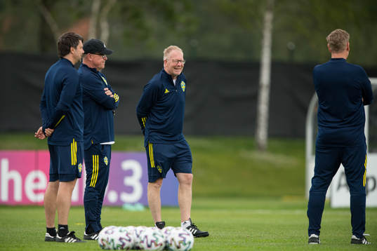 Sports psychologist Daniel Ekvall, head coach Janne