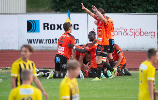 Karlskrona har gjort 2-1 i matchen i div. 2 mellan