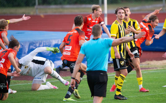 IFK Hässleholms målvakt Carl Lundahl Persson har blivit
