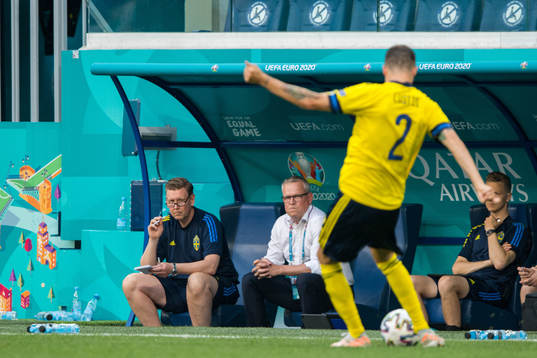 Assistant coach Peter Wettergren and head coach Janne