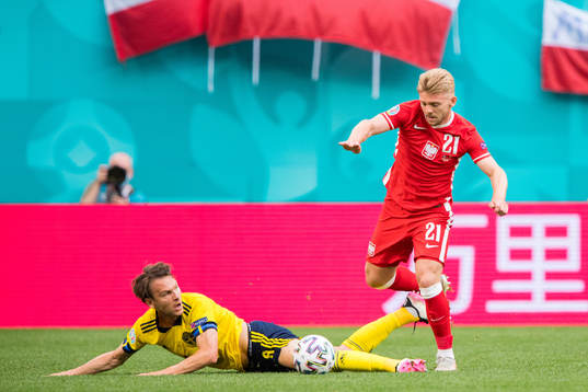 Albin Ekdal of Sweden and Kamil Jozwiak of Poland