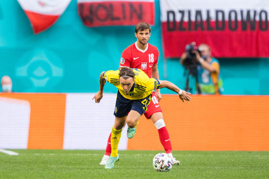 Kristoffer Olsson of Sweden and Bartosz Bereszynski of