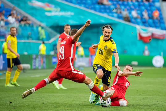 Kristoffer Olsson of Sweden against Przemyslaw Frankowski