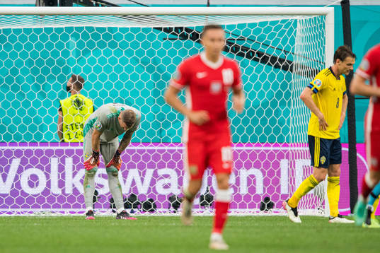 Goalkeeper Robin Olsen of Sweden looks dejected